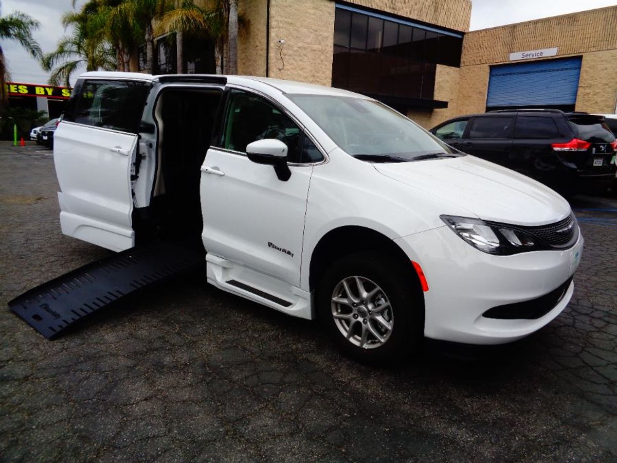 2023 CHRYSLER VOYAGER - Image 10