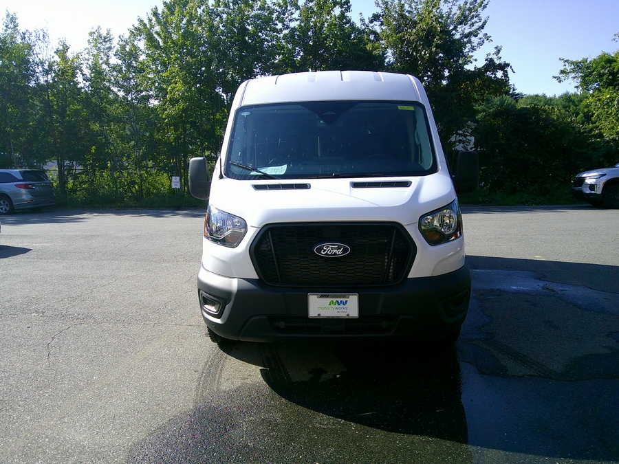 White Ford T350 image number 6