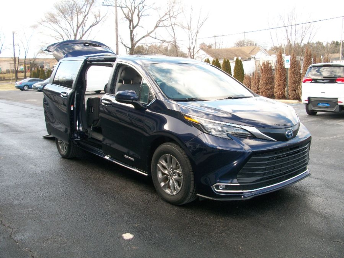 2024 TOYOTA SIENNA - Image 10