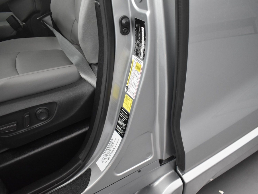New 2025 Toyota Sienna Hybrid XLE Base - BraunAbility Side Entry Entry Fold Out Automatic Ramp