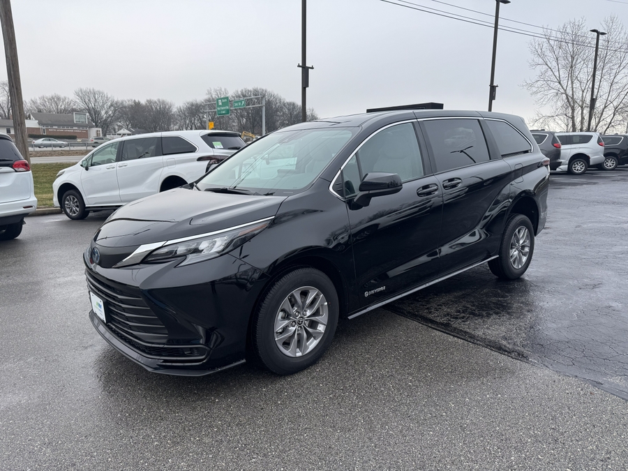 2025 TOYOTA SIENNA - Image 2