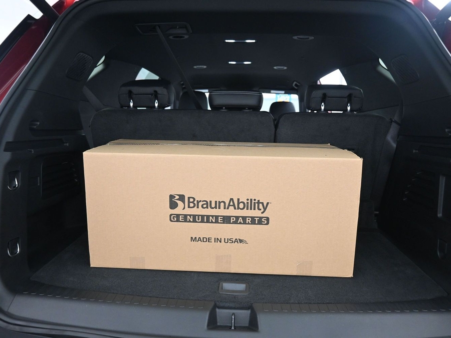 New 2026 Chevrolet Traverse 1LT - BraunAbility Side Entry In Floor Automatic Ramp