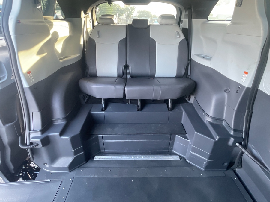 Black Toyota Sienna image number 10