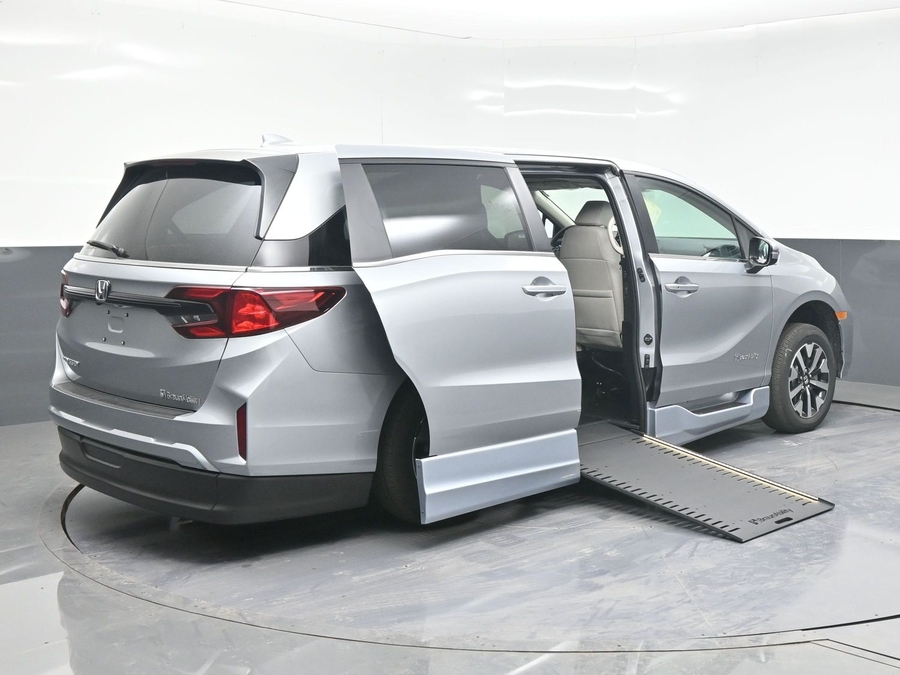 New 2026 Honda Odyssey EX-L - BraunAbility Side Entry Entry In Floor Automatic Ramp