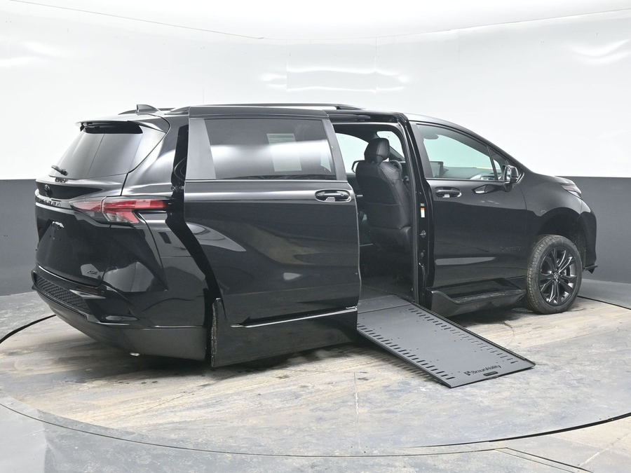 New 2026 Toyota Sienna Hybrid XSE Sport - BraunAbility Side Entry In Floor Automatic Ramp