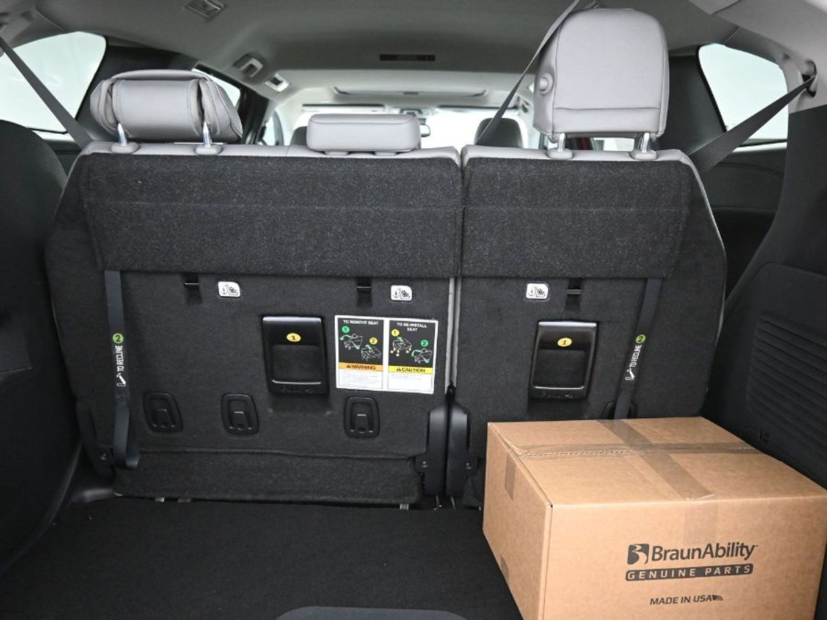 2025 TOYOTA SIENNA - Image 14