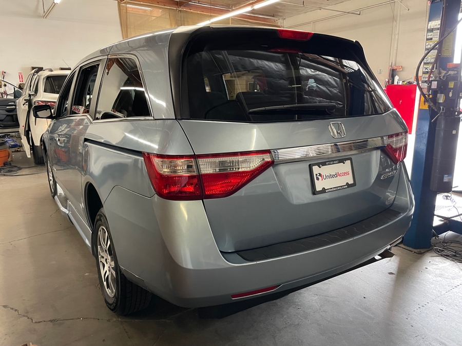 Used 2012 Honda Odyssey EX - BraunAbility Side Entry Entry Fold Out Automatic Ramp