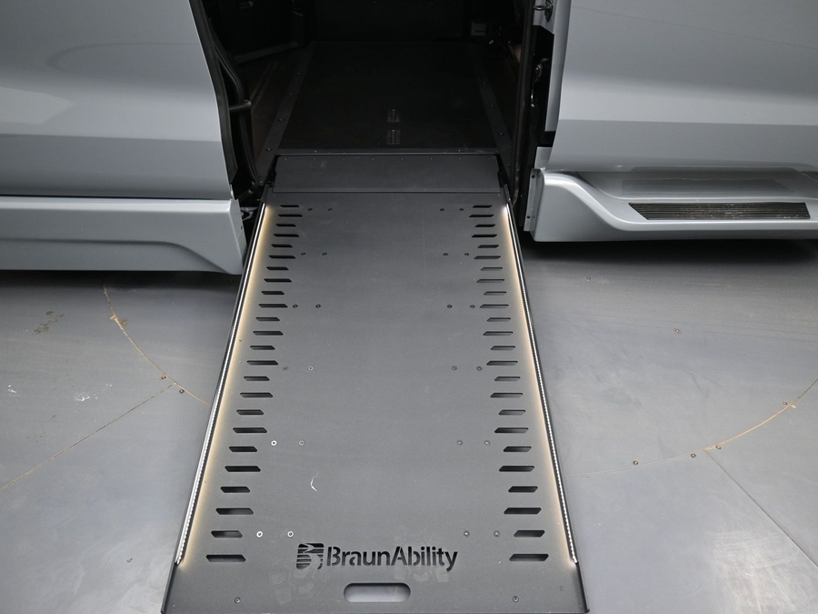 New 2026 Toyota Sienna Hybrid XSE Sport - BraunAbility Side Entry In Floor Automatic Ramp