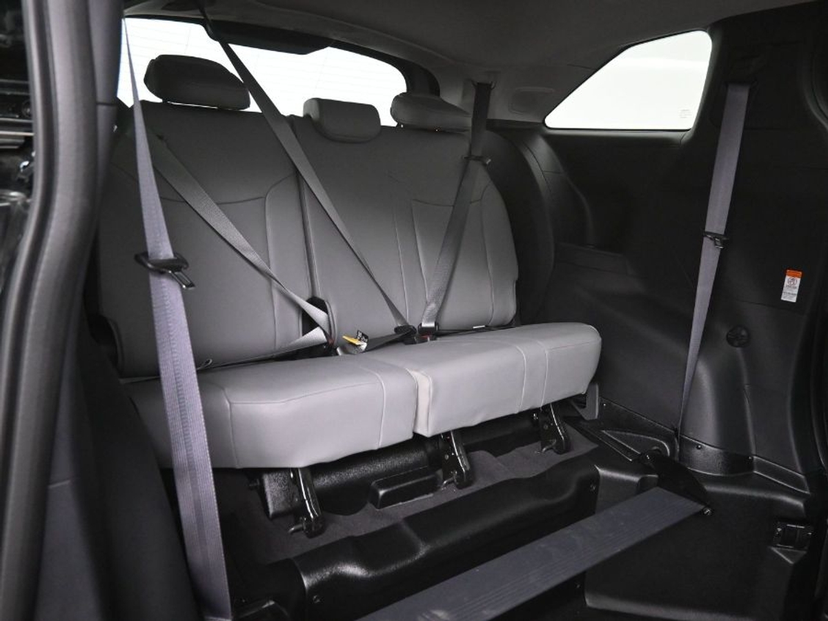 2025 TOYOTA SIENNA - Image 10