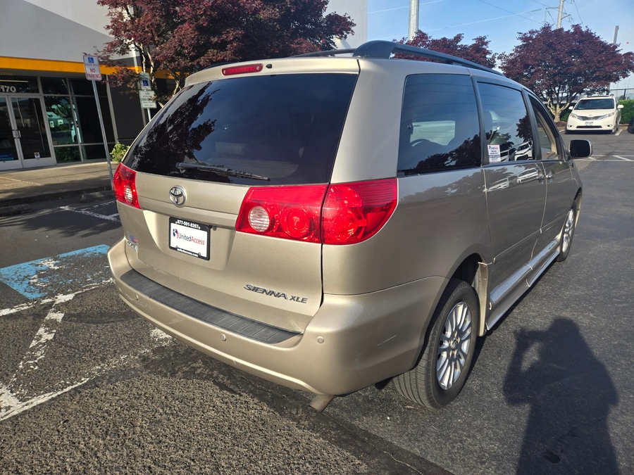 Used 2009 Toyota Sienna XLE - BraunAbility Side Entry In Floor Automatic Ramp