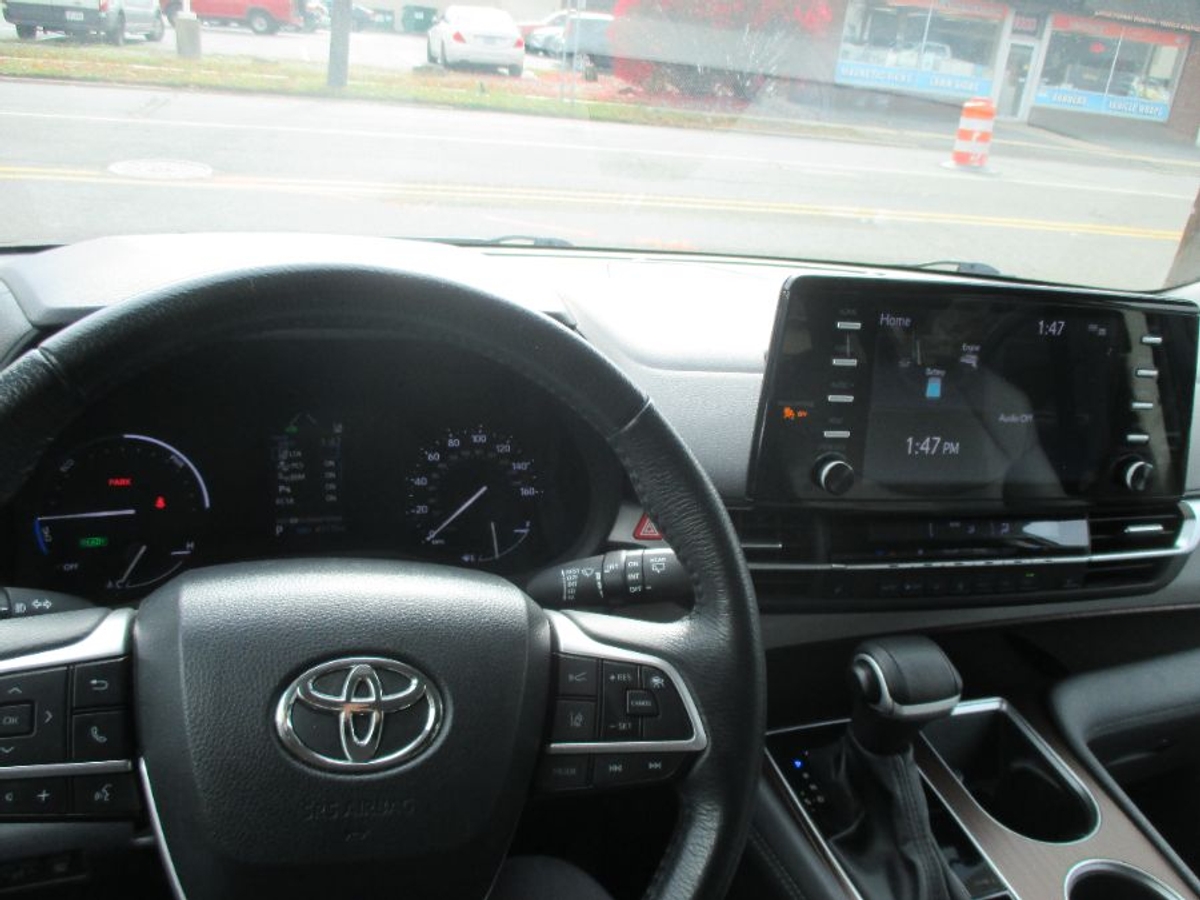 2024 TOYOTA SIENNA - Image 6