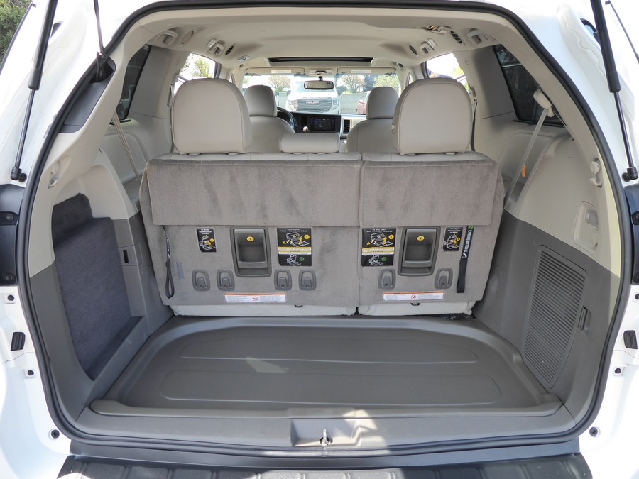 Used 2015 Toyota Sienna XLE - VMI Side Entry In Floor Automatic Ramp