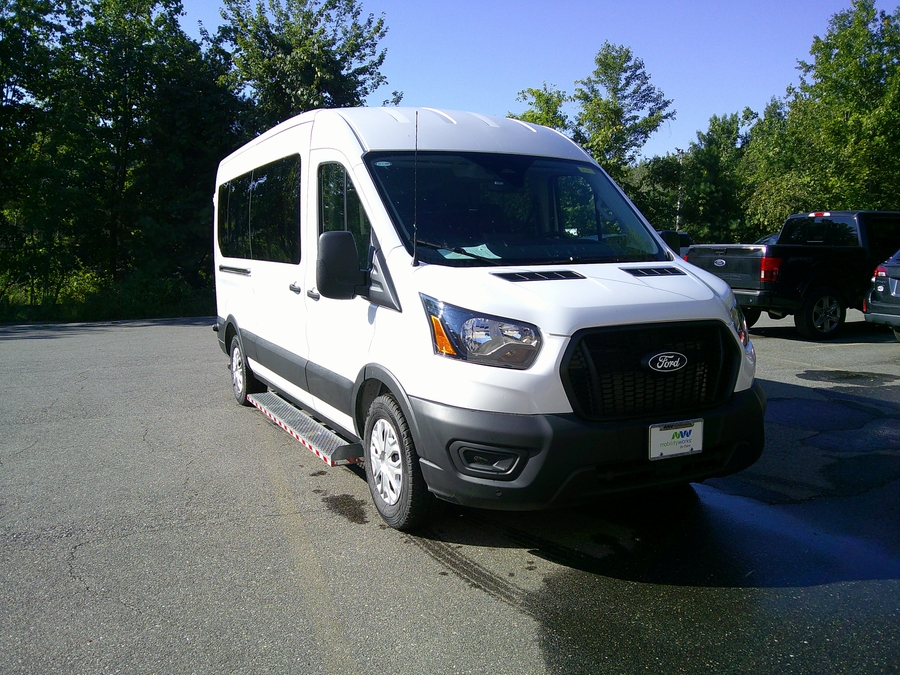 White Ford T350 image number 5