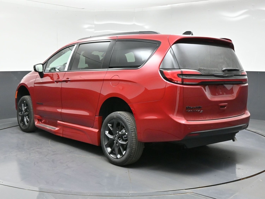 New 2026 Chrysler Pacifica Select Sport - BraunAbility Side Entry Fold Out Automatic Ramp