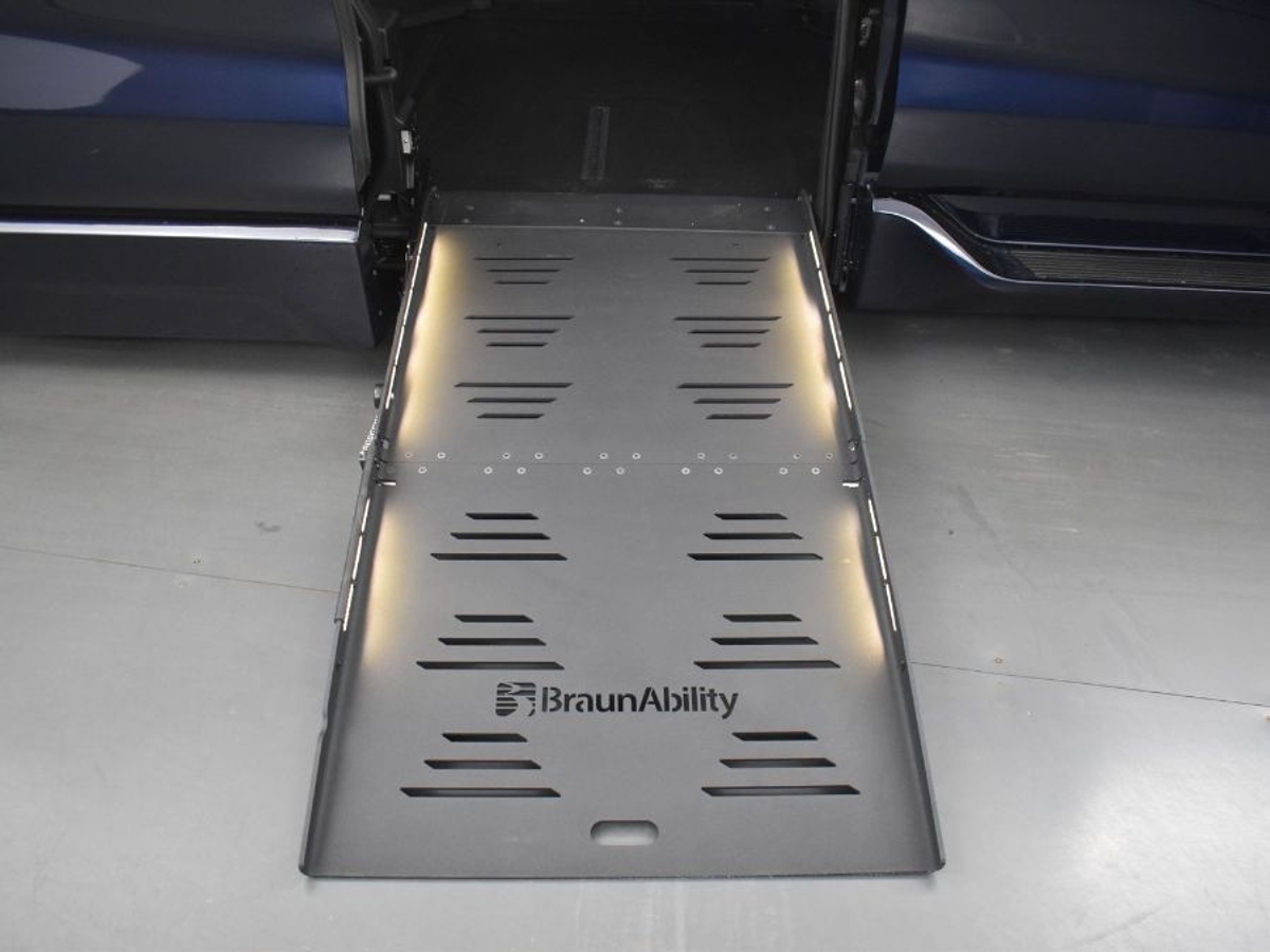 2025 TOYOTA SIENNA - Image 11