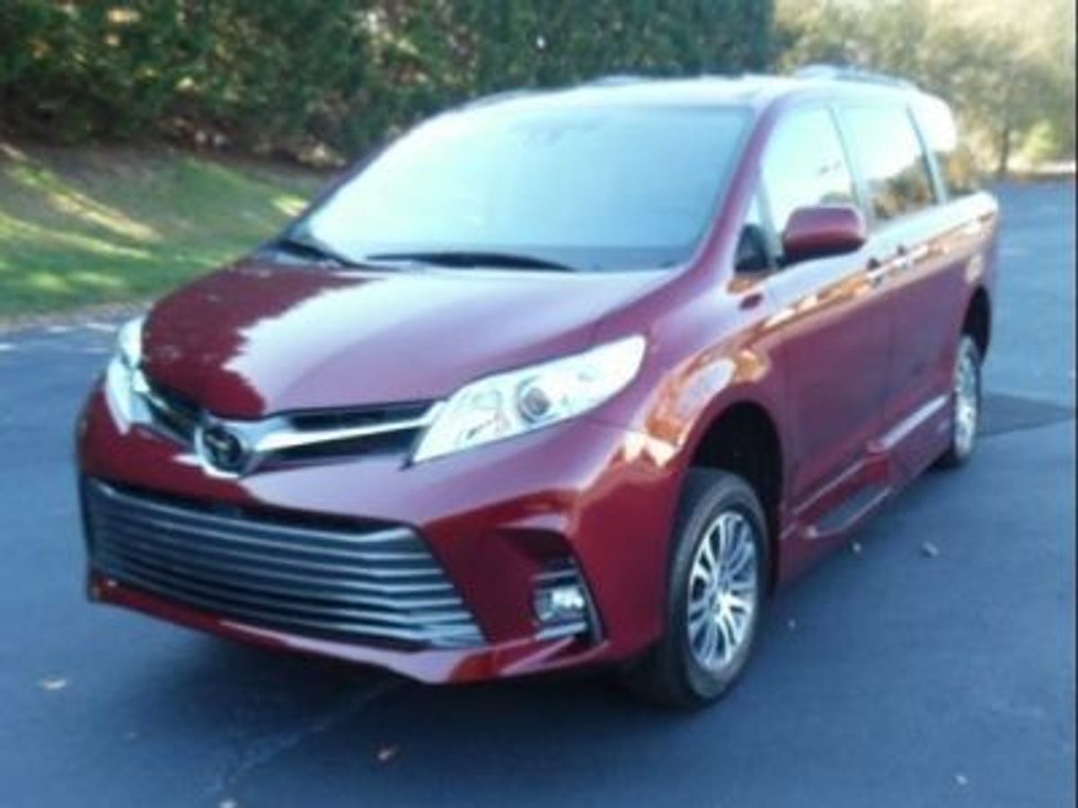 2019 TOYOTA SIENNA - Image 3