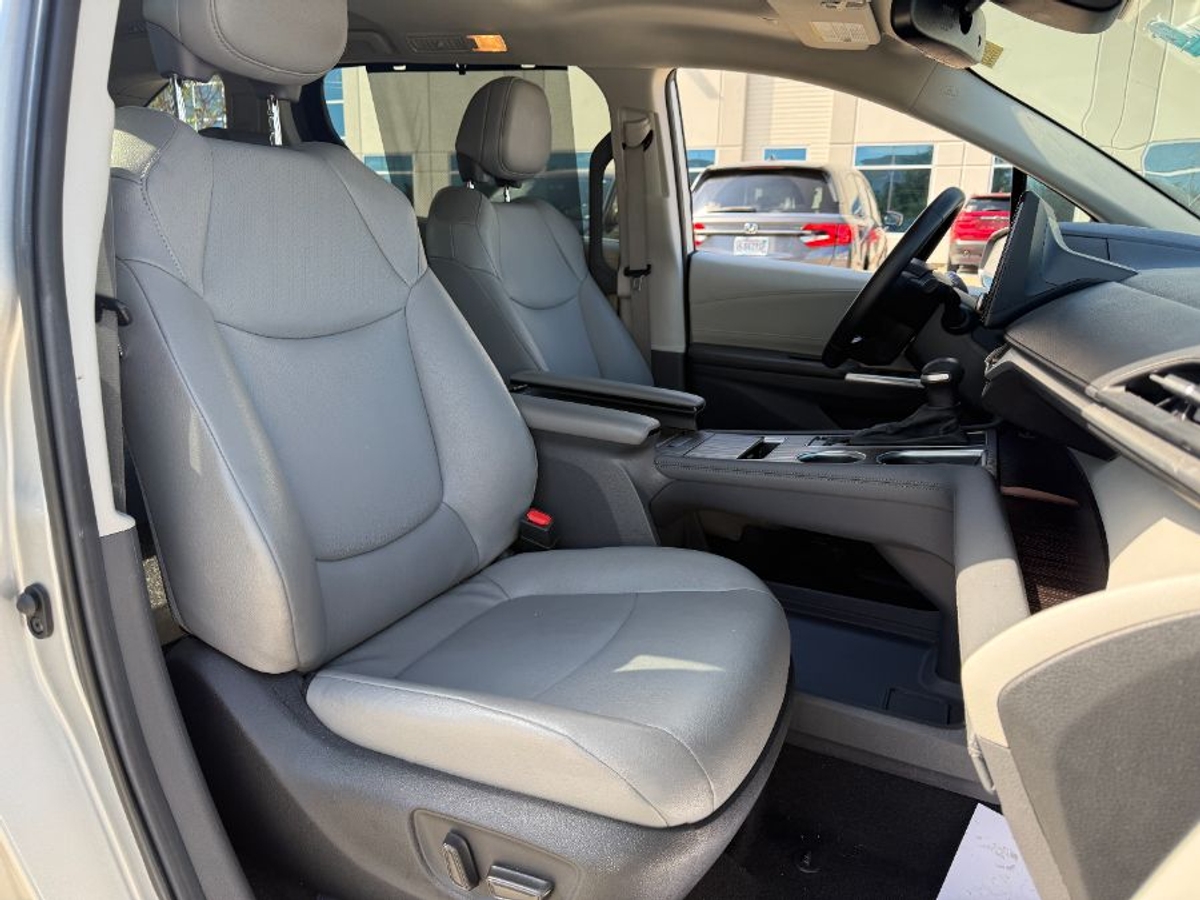 2024 TOYOTA SIENNA - Image 10