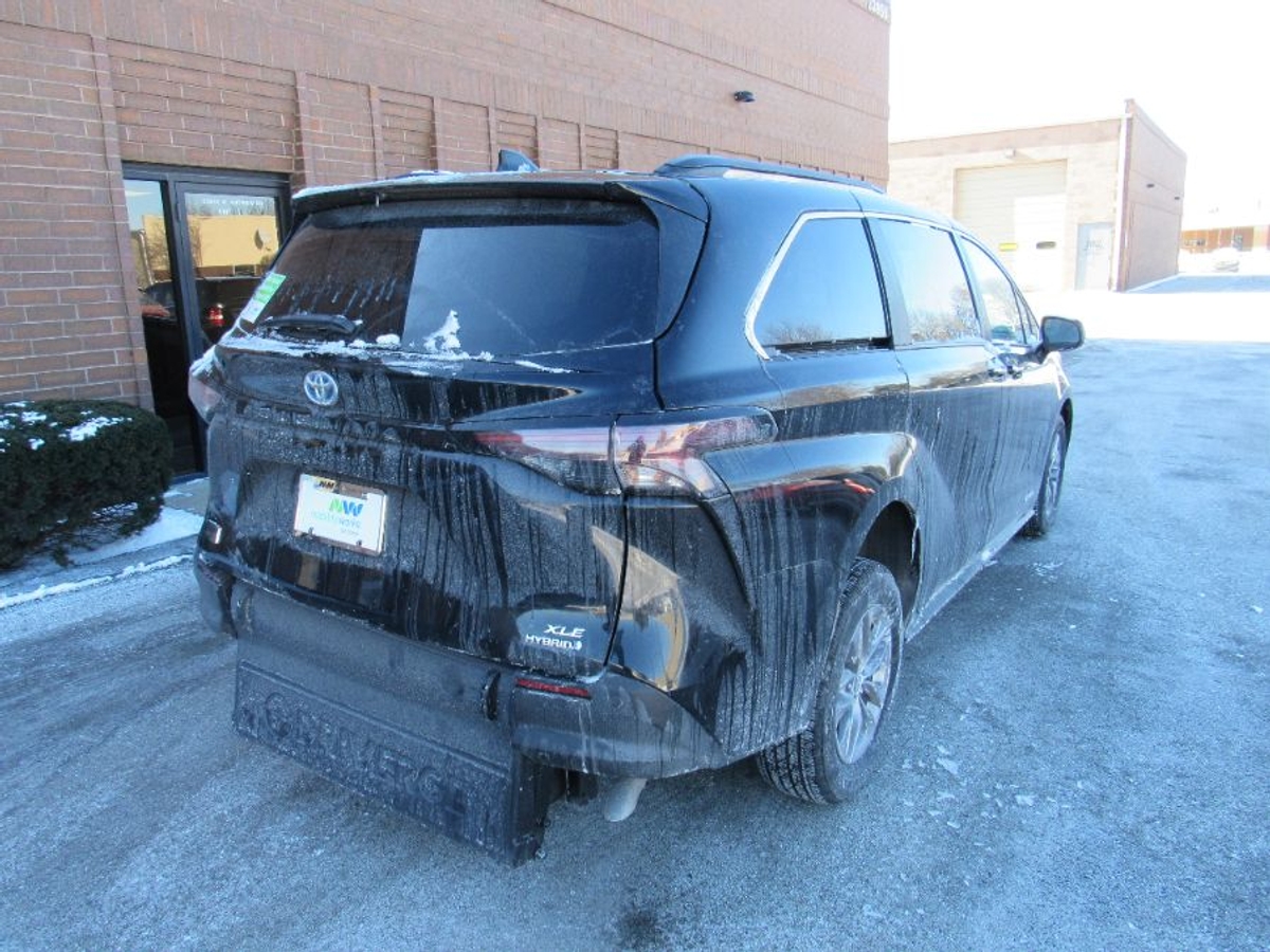 2024 TOYOTA SIENNA - Image 11