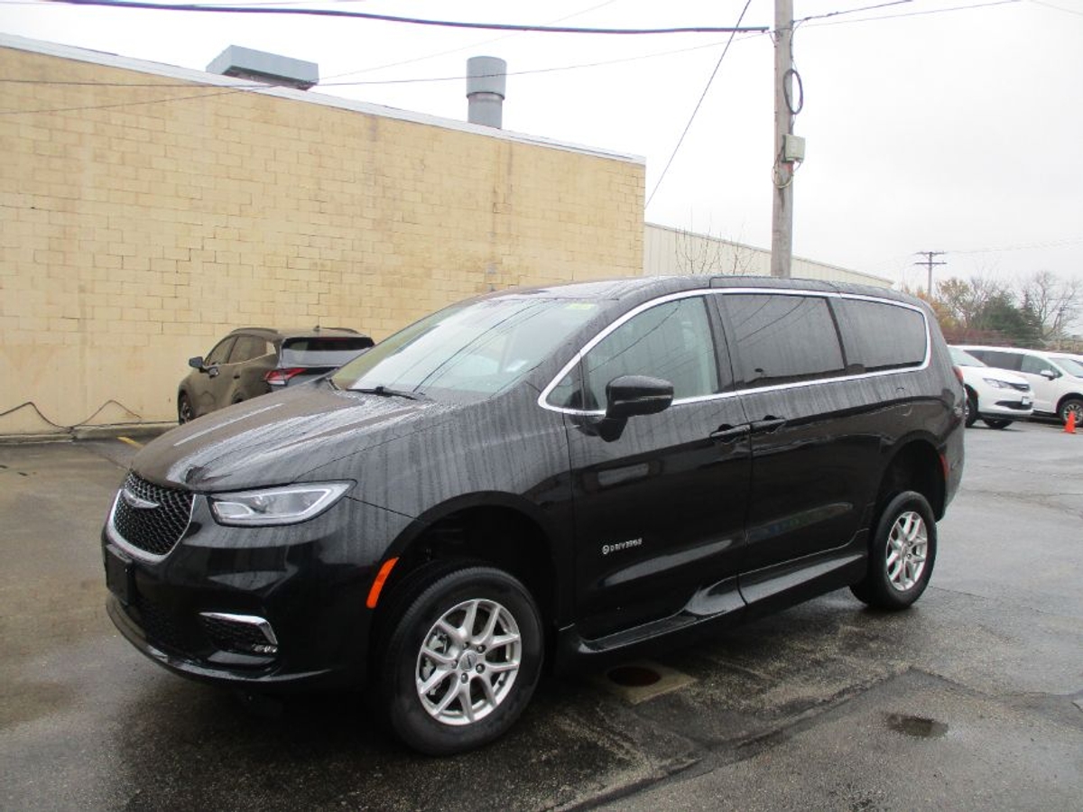 2024 CHRYSLER PACIFICA - Image 7