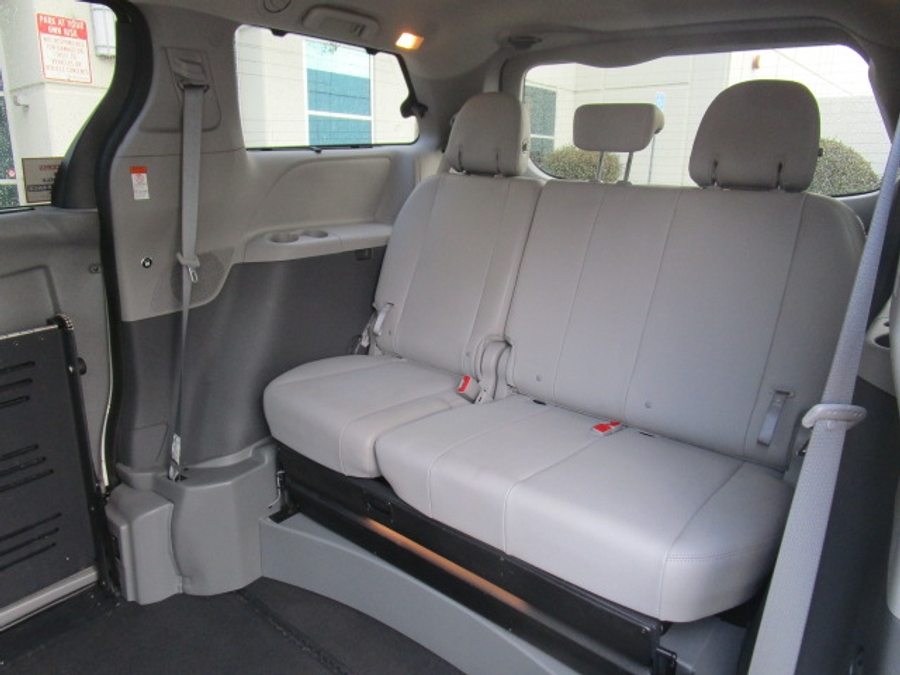 Used 2020 Toyota Sienna XLE Base - BraunAbility Side Entry Entry Fold Out Automatic Ramp