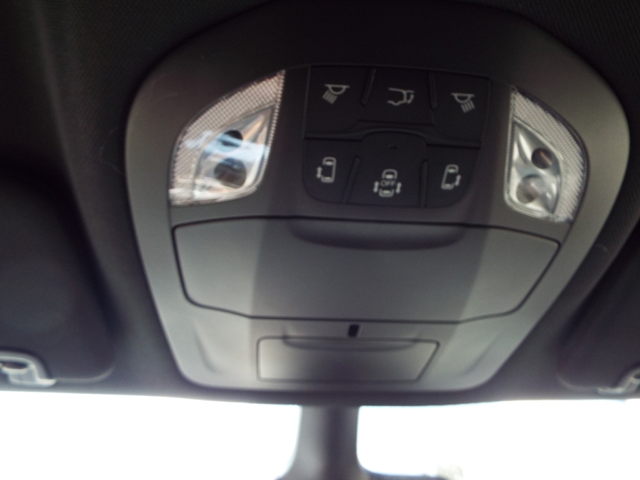 2027 Chrysler Voyager LX - Photo 15