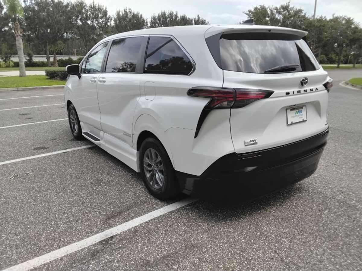 2022 TOYOTA SIENNA - Image 7