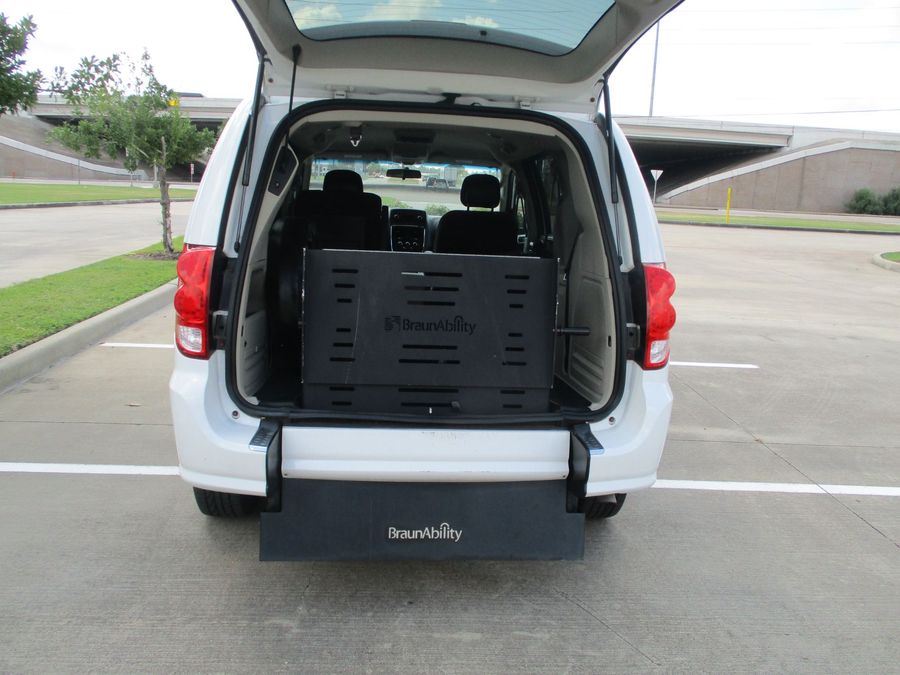 Used 2016 Dodge Grand Caravan SXT - BraunAbility Rear Entry Entry Fold Out Manual Ramp