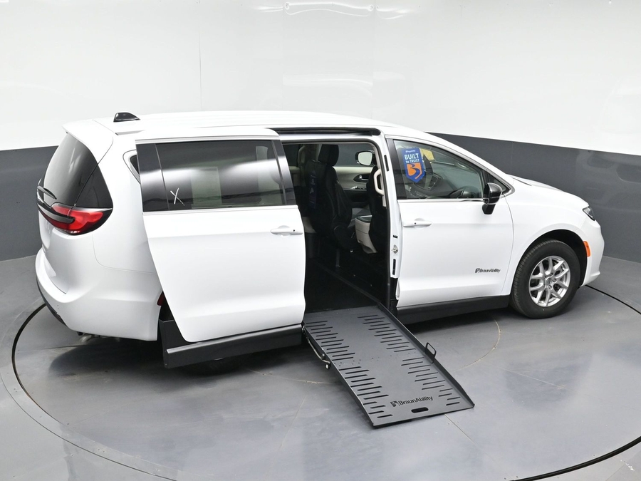 Used 2024 Chrysler Pacifica Touring L - BraunAbility Side Entry Entry Fold Out Manual Ramp