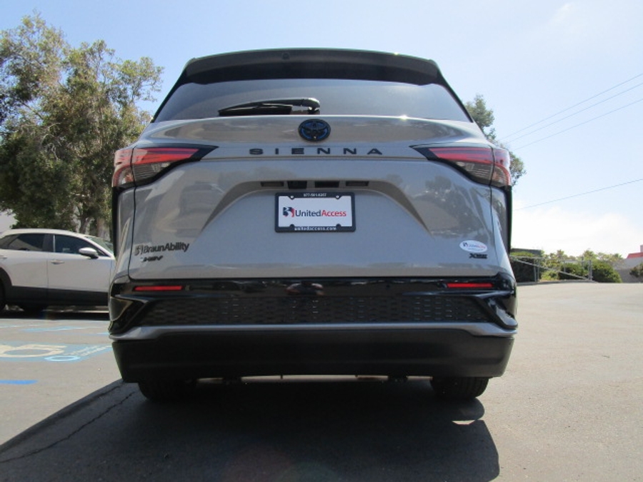 New 2026 Toyota Sienna Hybrid XSE Sport - BraunAbility Side Entry Entry Fold Out Automatic Ramp