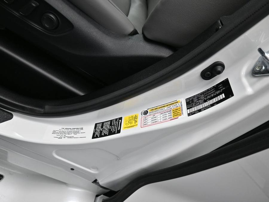 New 2026 Toyota Sienna Hybrid XLE Add - BraunAbility Side Entry Entry Fold Out Automatic Ramp