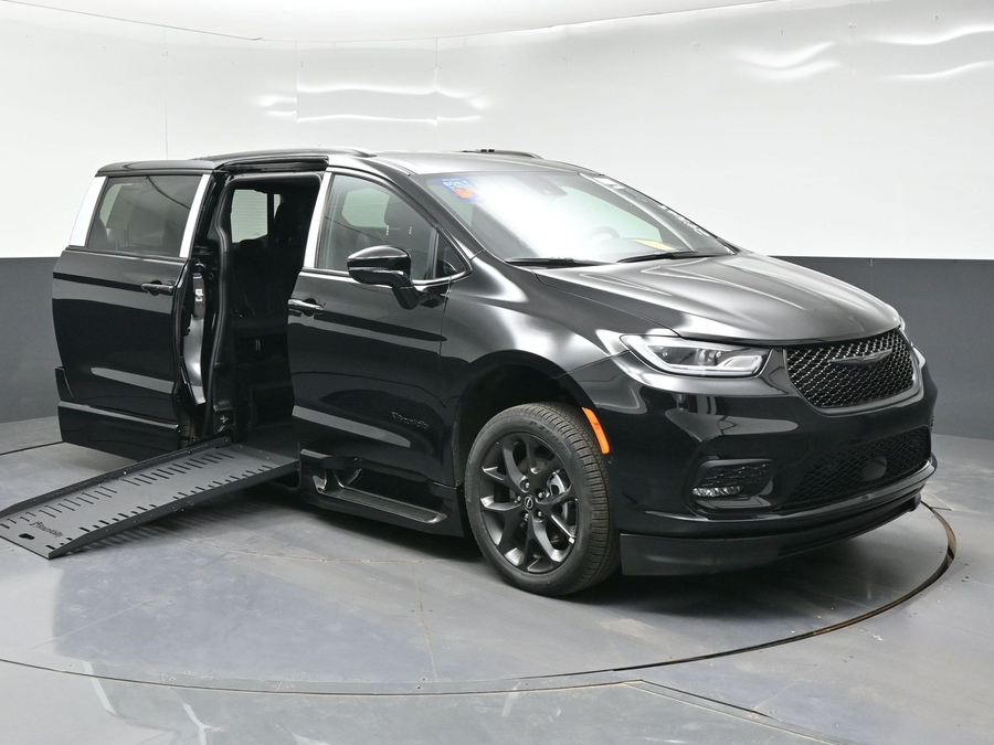 Black Chrysler Pacifica with Side Entry Automatic Fold Out ramp