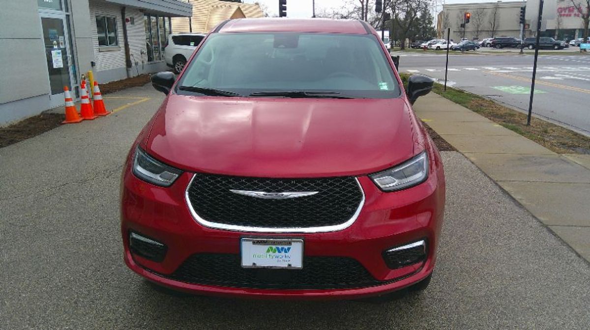 2024 CHRYSLER PACIFICA - Image 2