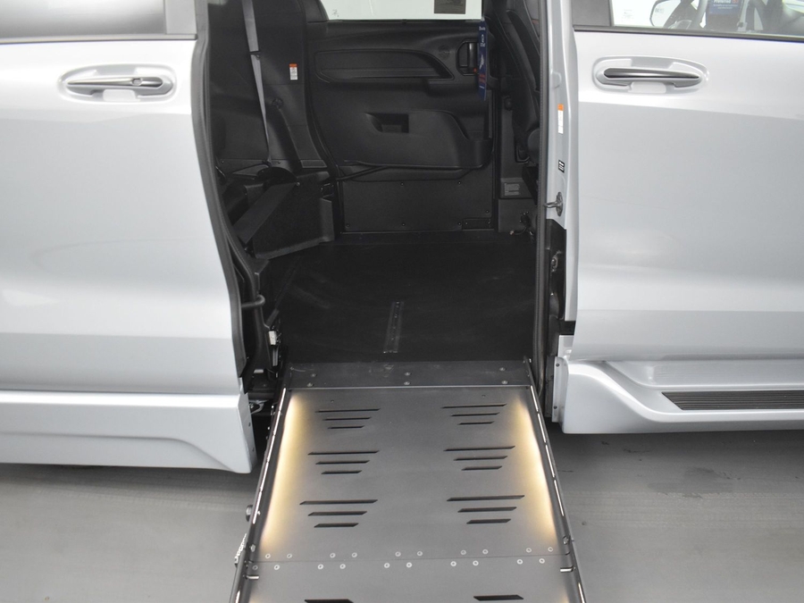 New 2025 Toyota Sienna Hybrid XSE Sport - BraunAbility Side Entry Entry Fold Out Automatic Ramp
