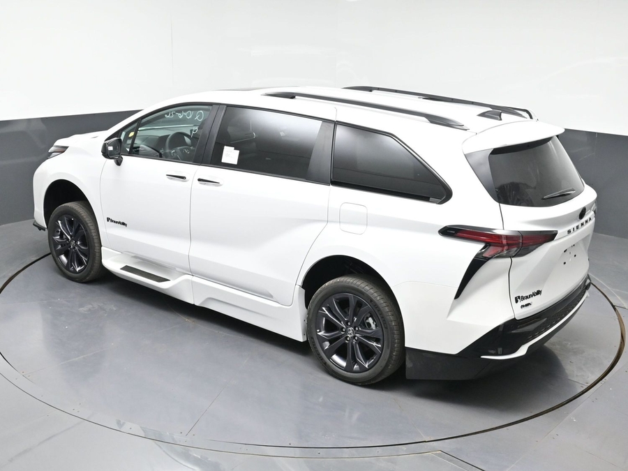 New 2026 Toyota Sienna Hybrid XSE Sport - BraunAbility Side Entry Fold Out Automatic Ramp