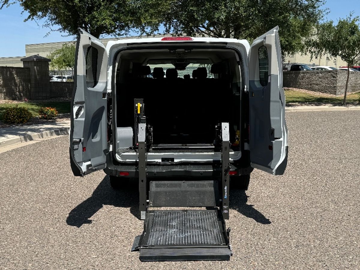 White Ford T350 image number 1