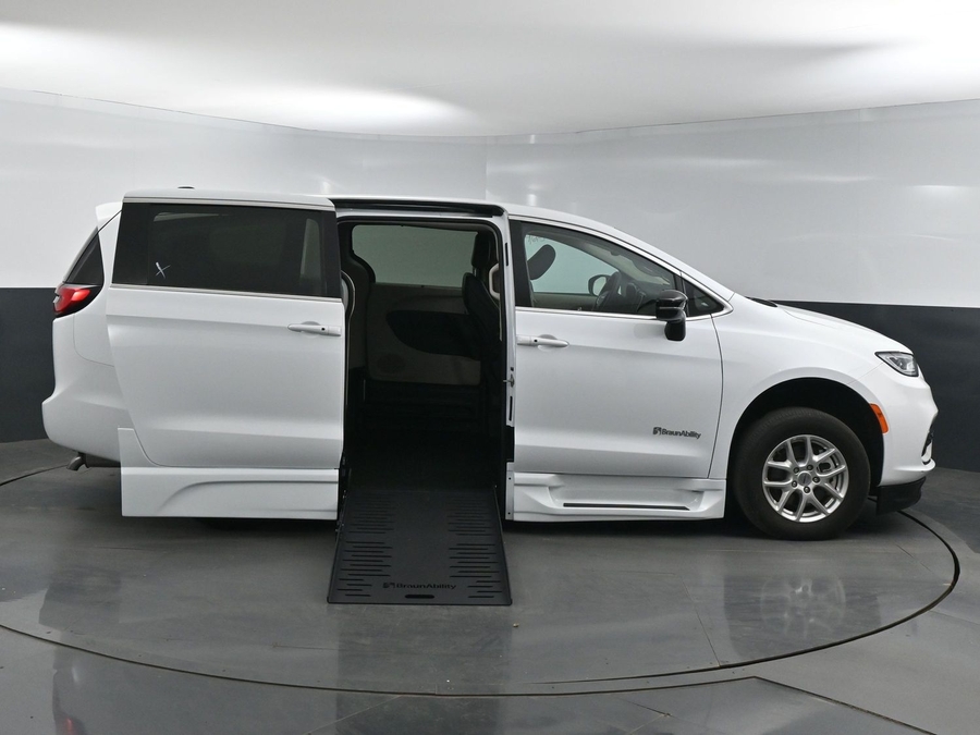 Used 2024 Chrysler Pacifica Touring L - BraunAbility Side Entry Entry Fold Out Automatic Ramp