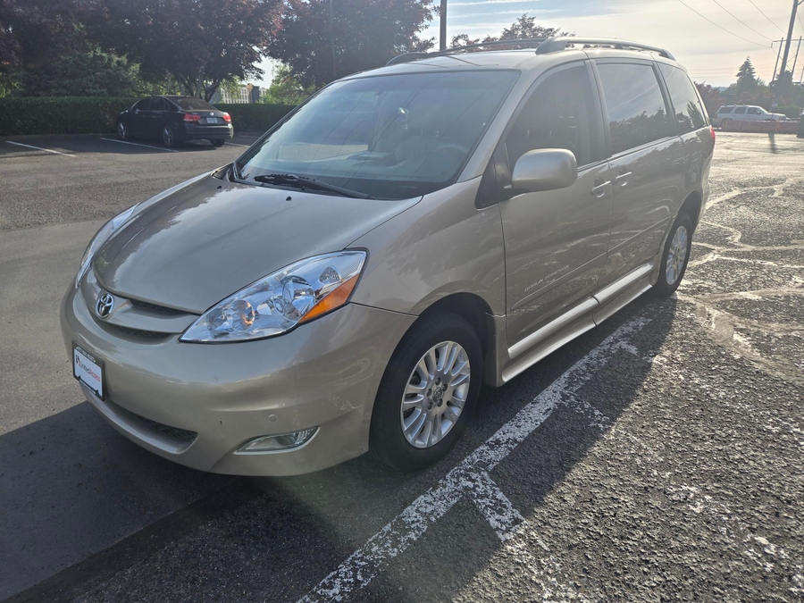 Used 2009 Toyota Sienna XLE - BraunAbility Side Entry In Floor Automatic Ramp