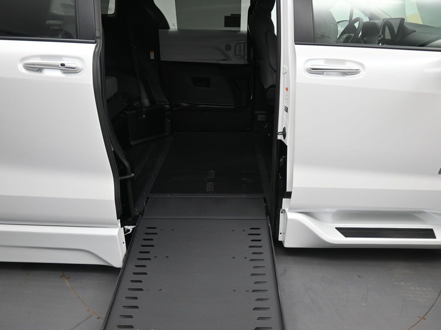 White Toyota Sienna image number 10
