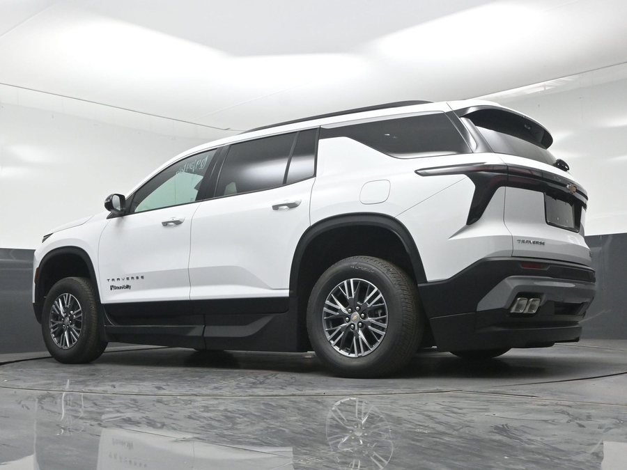 New 2026 Chevrolet Traverse 1LT - BraunAbility Side Entry In Floor Automatic Ramp