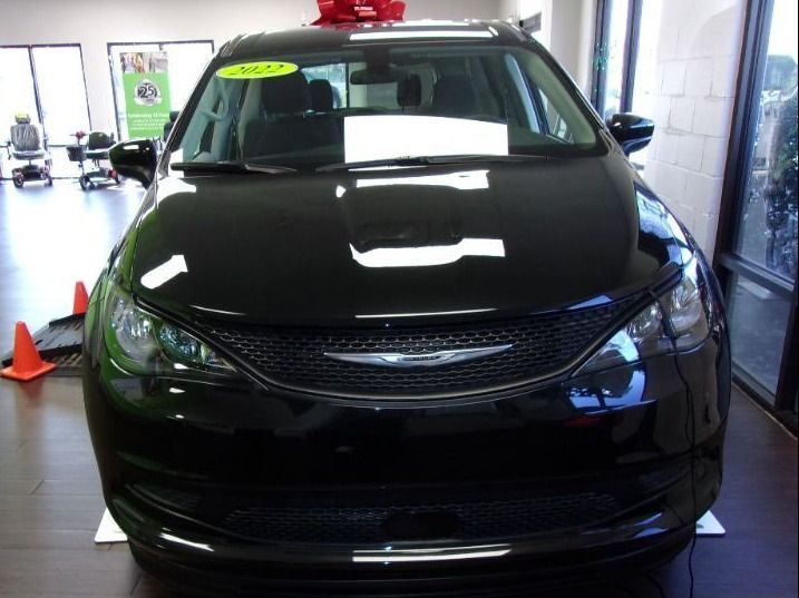 Chrysler Voyager negro imagen número 5