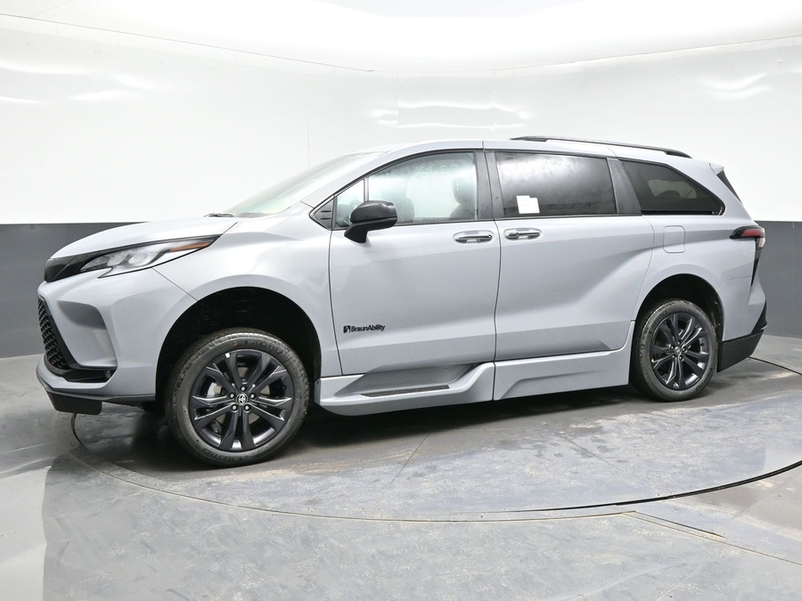 New 2026 Toyota Sienna Hybrid XSE Sport - BraunAbility Side Entry Entry Fold Out Automatic Ramp