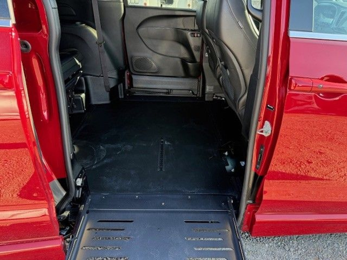 2025 CHRYSLER PACIFICA - Image 10