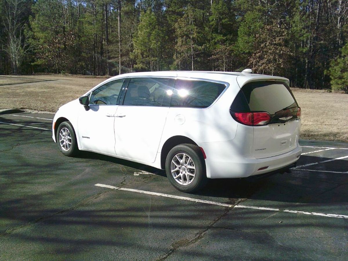 2024 CHRYSLER VOYAGER - Image 7