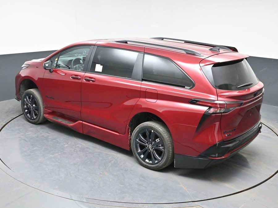 New 2026 Toyota Sienna Hybrid XSE Sport - BraunAbility Side Entry Entry Fold Out Automatic Ramp