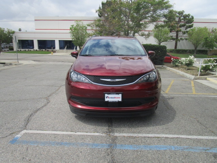 Used 2021 Chrysler Voyager LXi - BraunAbility Side Entry Entry Fold Out Automatic Ramp