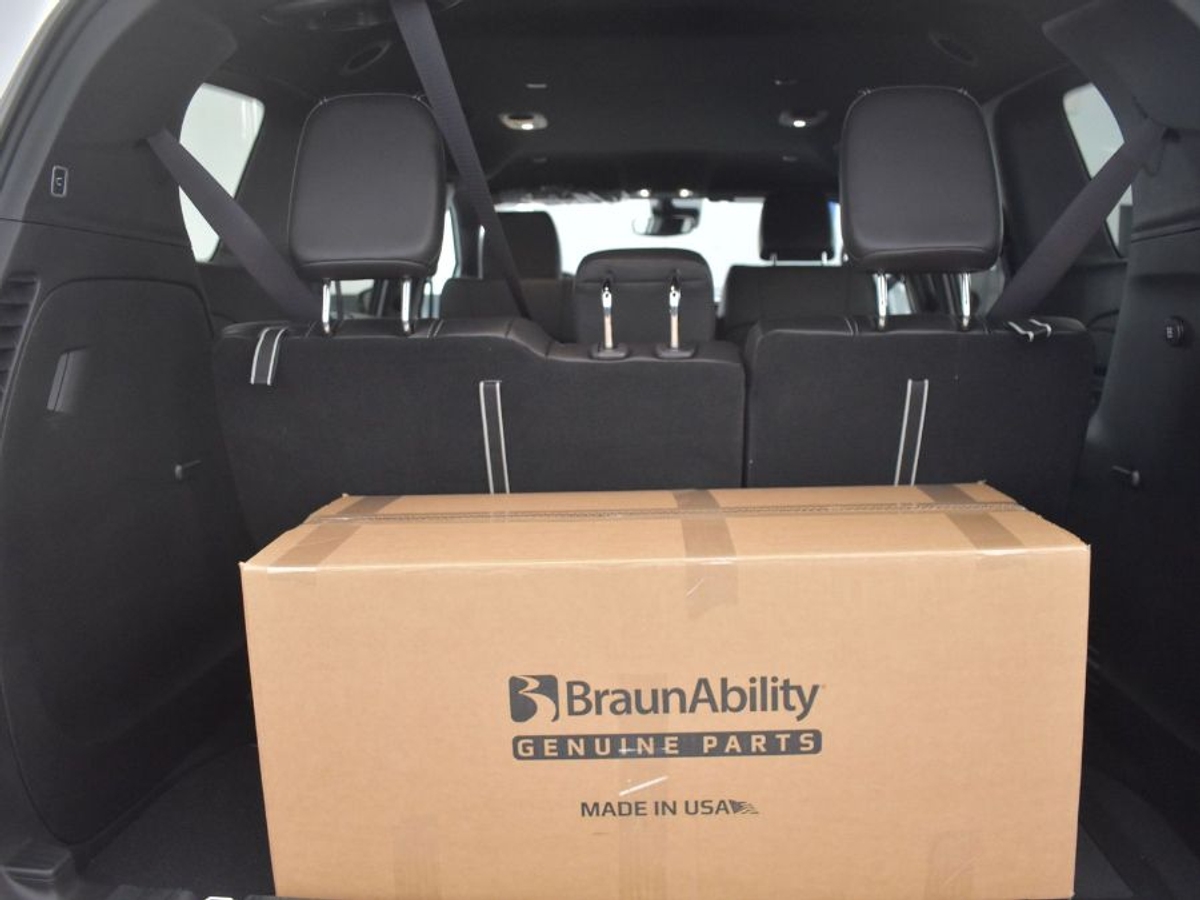 2025 CHRYSLER VOYAGER - Image 14