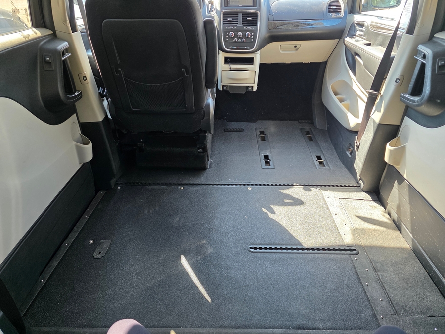 Used 2014 Dodge Grand Caravan SXT - VMI Side Entry Entry In Floor Automatic Ramp