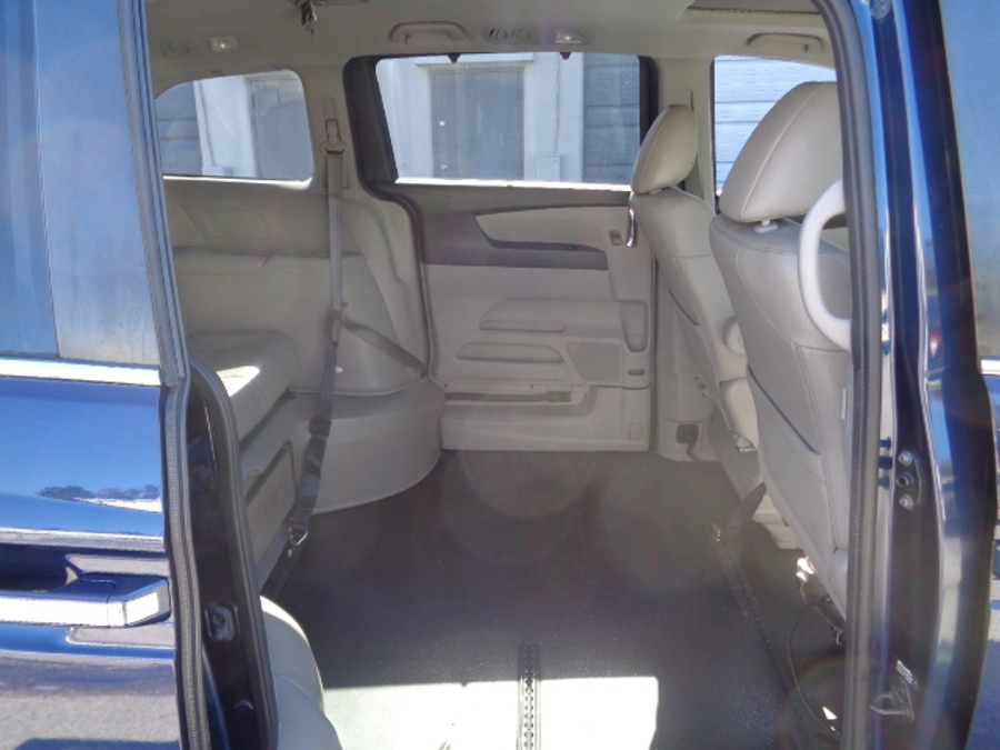 Used 2016 Honda Odyssey EX-L - BraunAbility Side Entry Entry Fold Out Automatic Ramp