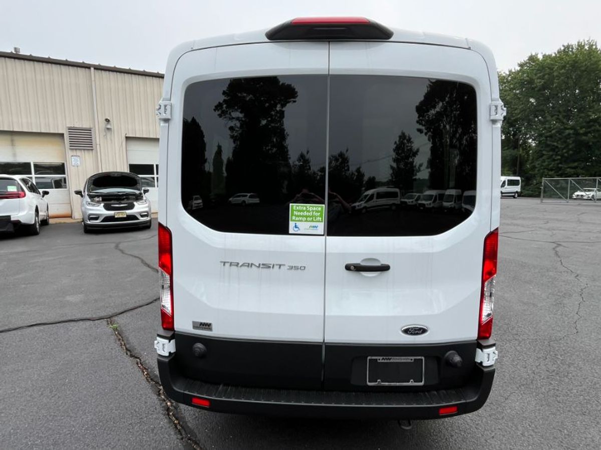 White Ford T350 image number 5