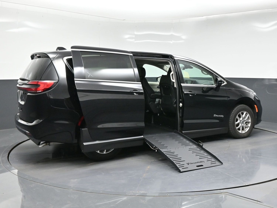 Used 2024 Chrysler Pacifica Touring L - BraunAbility Side Entry Fold Out Manual Ramp